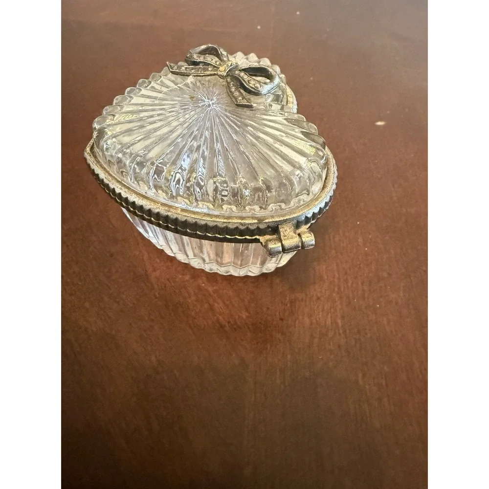 vintage lead crystal heart trinket box bow lid hinged jewelry box‎ taiwan